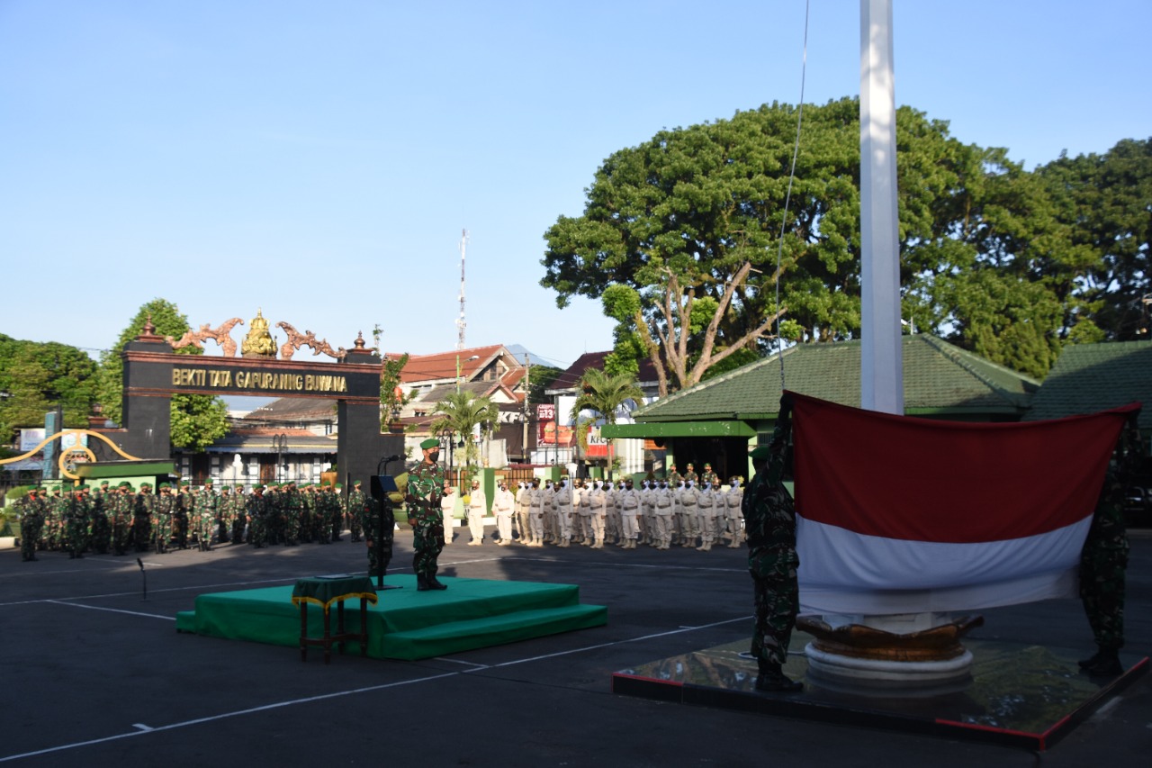 Sebagai Penghormatan Kepada Bendera Merah Putih, Korem 073/Makutarama Gelar Upacara 